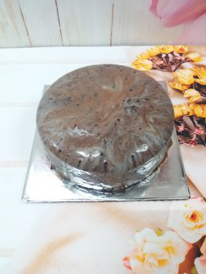 Bánh Phô Mai Truyền Thống Phủ 1 Lớp Kem Chocolate/ Kem Sữa Tươi